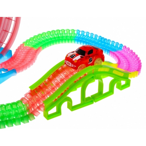 Tor Świecący w Ciemności z autkiem 145el. 7793